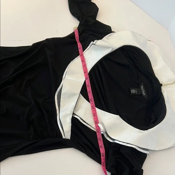 White House Black Market Elegant Black Top with White Accent Trim Size L - Picture 8 of 13